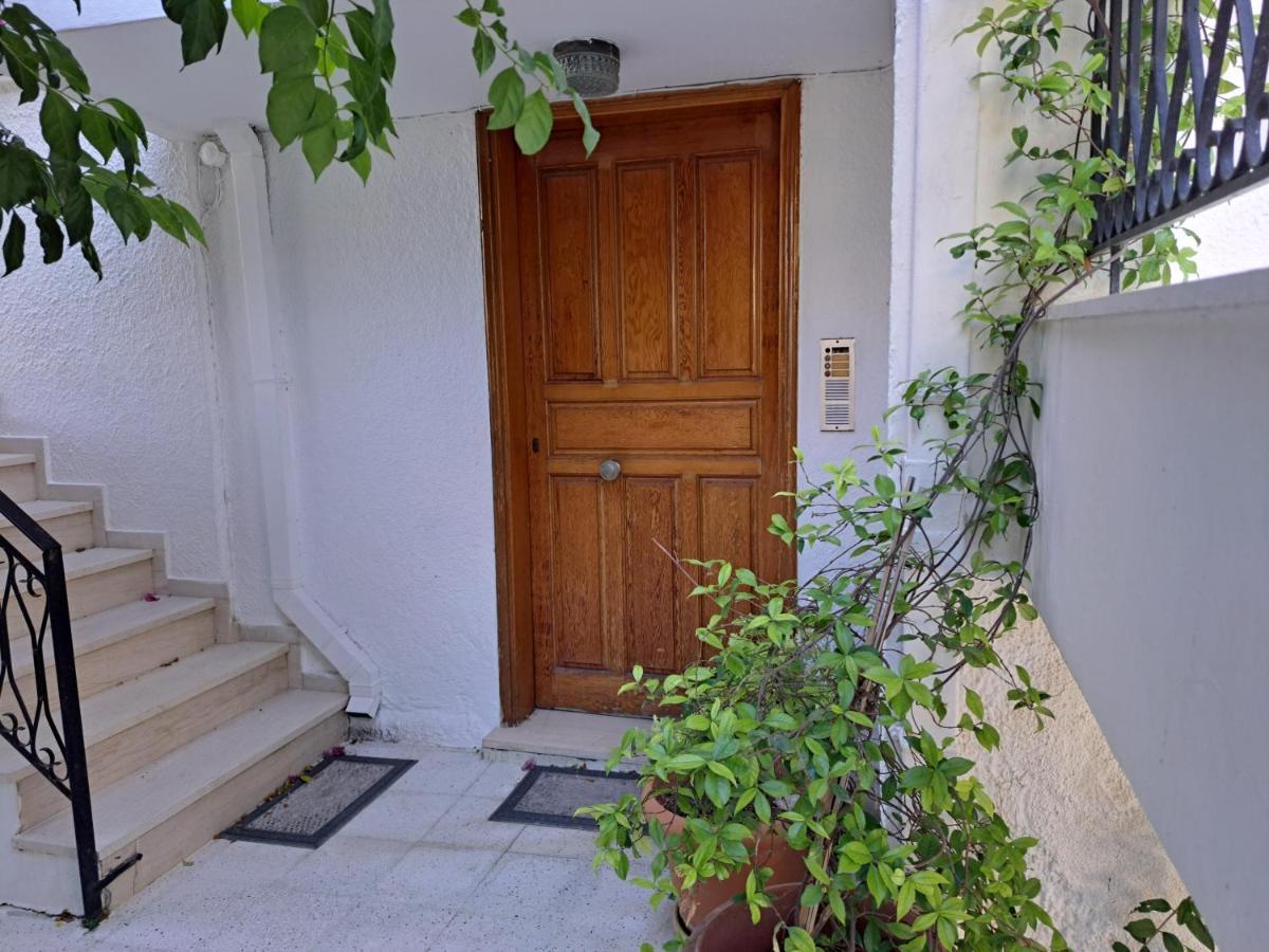 Artemis And Fillo Apartment Лутра Едипсу Екстериор снимка