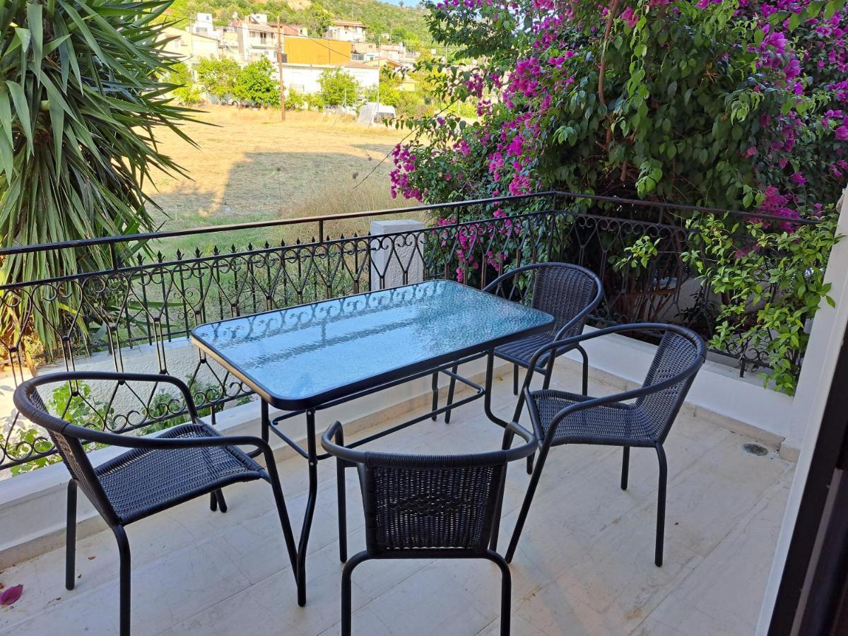 Artemis And Fillo Apartment Лутра Едипсу Екстериор снимка