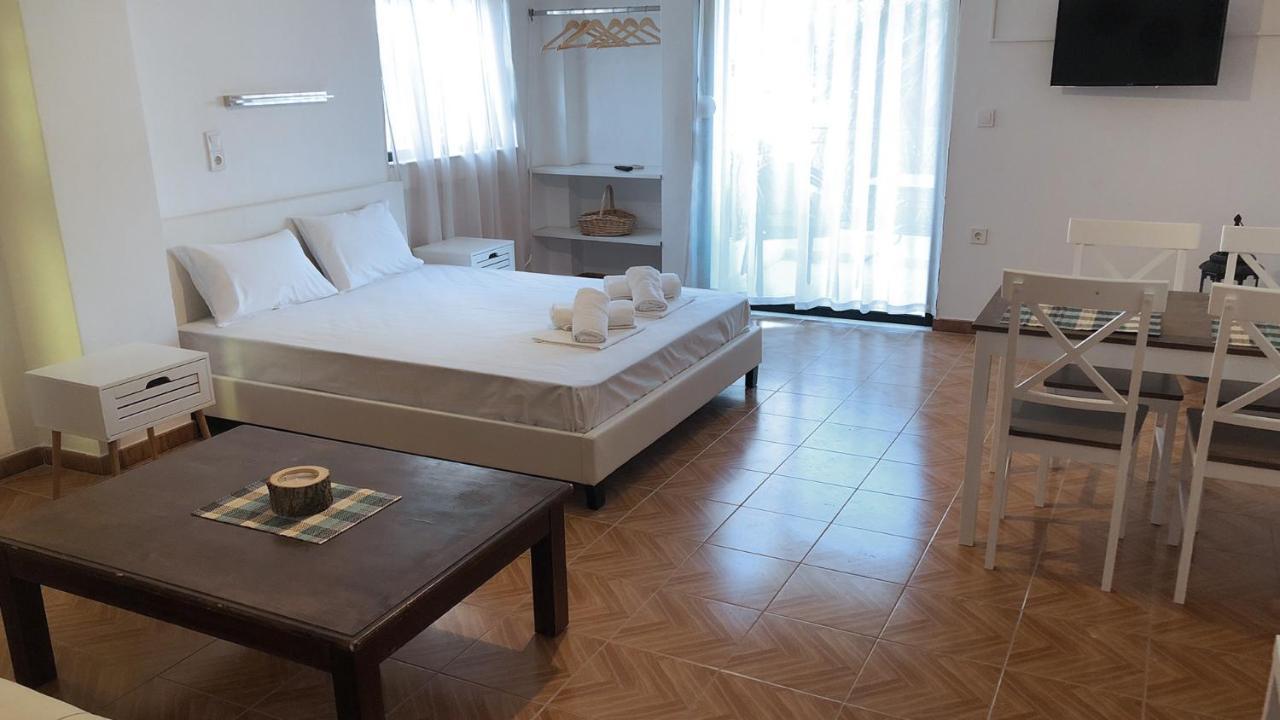 Artemis And Fillo Apartment Лутра Едипсу Екстериор снимка